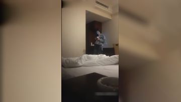 酒店偷拍电召300块一炮颜值还可以的坐台小姐