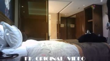 [国产精选!] KK哥(富一代CaoB哥) 双飞淘宝模特~什么都有什么都卖~连鲍鲍都出卖~