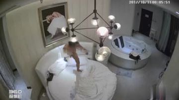 [酒店偷拍] 胖哥想喝奶奶~往小女友的奶奶狂咬~