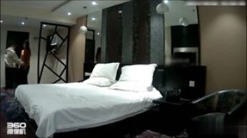 [酒店偷拍] 网友想3P~长发妞不同意只好负气离开~乖乖玩2P摇杆~直挺挺的磨豆浆~