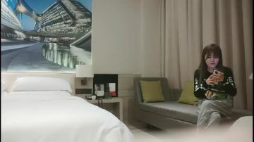 【大吉大利吉】23岁外围女神探花史上首现全新性爱动作眼镜仔实力勐男高潮阵阵爽瘫了