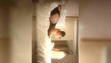 痞痞黑凌晨密码房，两对夫妻换妻，情趣游戏开档内衣，精彩刺激(2)第02集