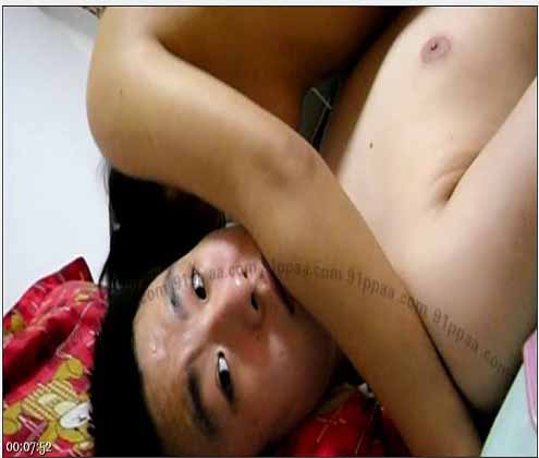 极品校花级别美女性爱艸逼诱人的脸蛋被猛艸，高潮爽...