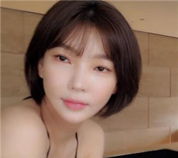 泳池姐妹花诱惑表演1