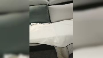 新人小少妇露脸初次下海，颜值不错身体保养的很嫩，揉软的骚奶子肆意揉捏，小逼逼掰开给狼友看自慰呻吟好骚第09集