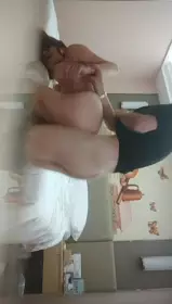 良家00后小女友，这次让她穿上黑丝，一夜干不停，躺平刷会抖音也不行，被干懵了直呼好累啊1