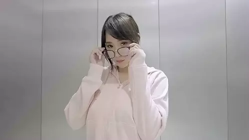 超人气爆乳女神【乐乐】电梯紧急停止被屌丝强操绝顶高潮附隐藏版无水印