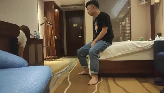 22岁175cm高雅气质外围女，高端约啪实录，高挑身材任你玩弄