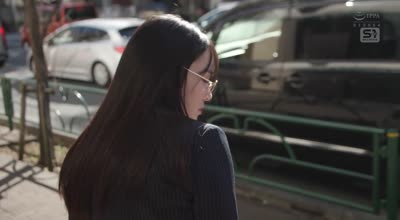 SONE-753文静女同事出差过夜变成荡妇把我榨干-乃坂ひより